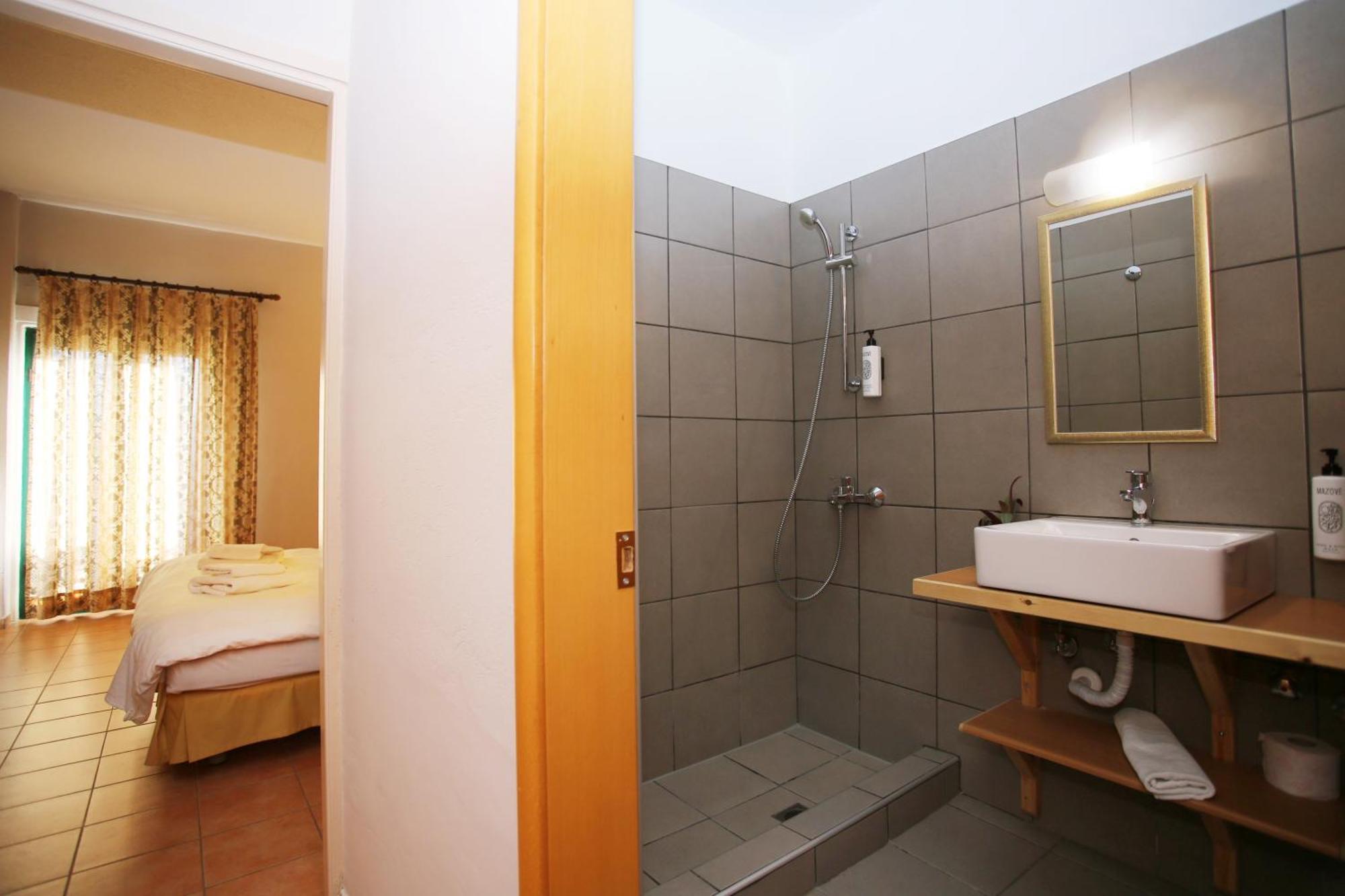 Hotel Lecadin Karpenísion Exterior foto